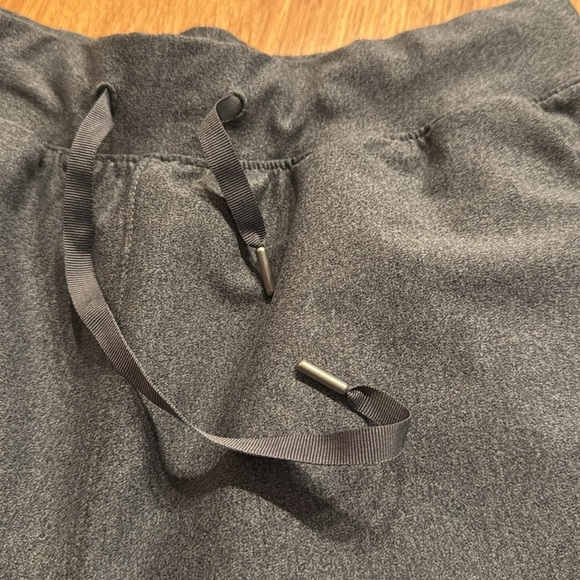 Old Navy Active power soft high rise Go-Dry Women's small Gray Drawstring Shorts - Picture 2 of 4